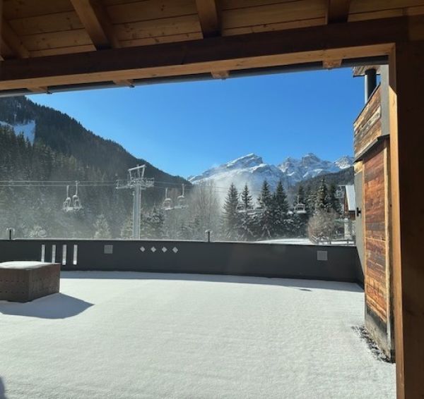 Piano piano l'inverno al ChristiAnia si risveglia e lascia spazio a panorami innevati meravigliosi.❄️ Slowly, winter at ...